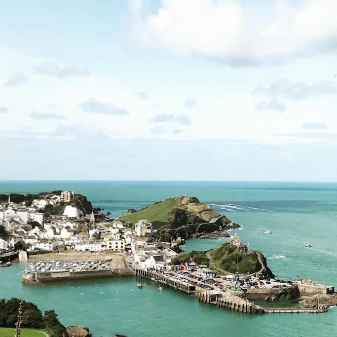 Paramount Apartments Ilfracombe, Arty Seaside Holiday Apartments エクステリア 写真