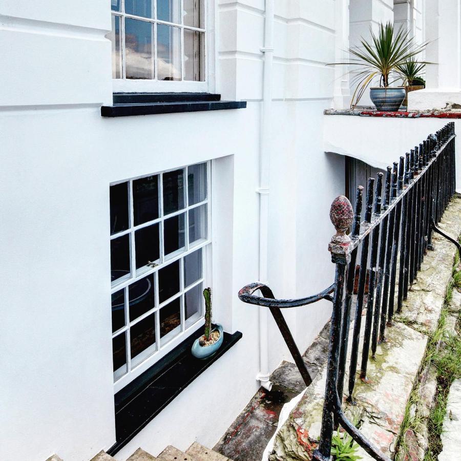 Paramount Apartments Ilfracombe, Arty Seaside Holiday Apartments エクステリア 写真