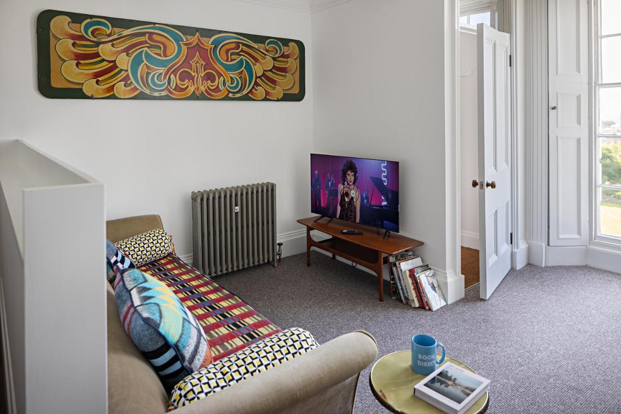 Paramount Apartments Ilfracombe, Arty Seaside Holiday Apartments エクステリア 写真