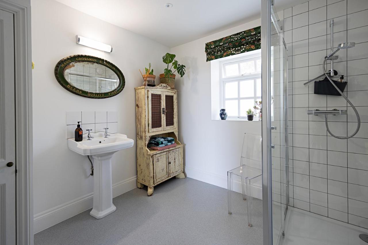 Paramount Apartments Ilfracombe, Arty Seaside Holiday Apartments エクステリア 写真