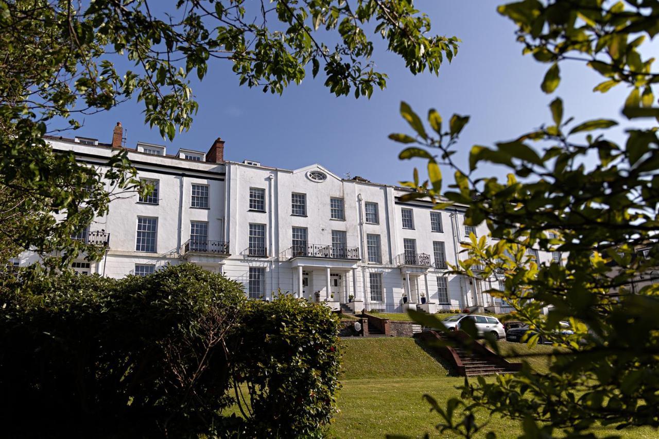 Paramount Apartments Ilfracombe, Arty Seaside Holiday Apartments エクステリア 写真