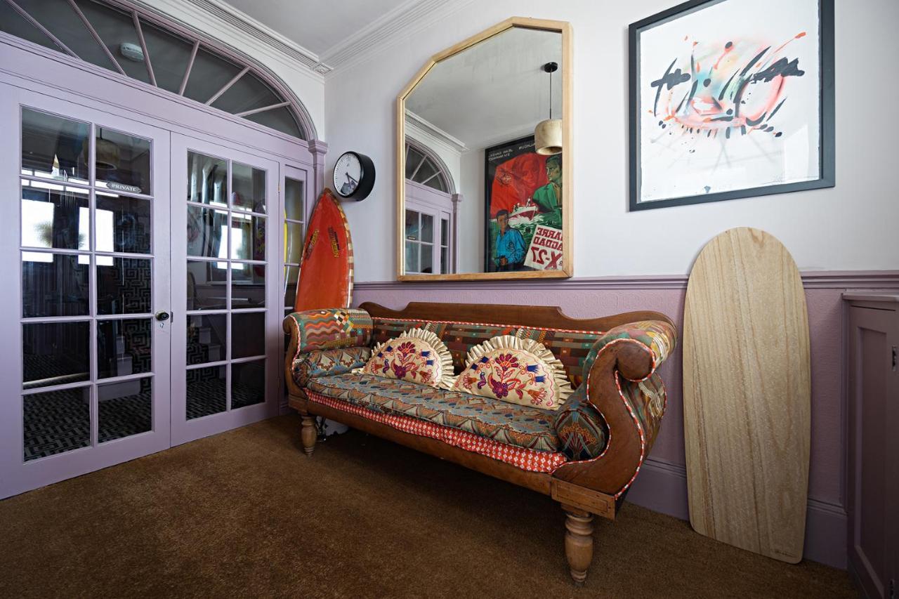 Paramount Apartments Ilfracombe, Arty Seaside Holiday Apartments エクステリア 写真